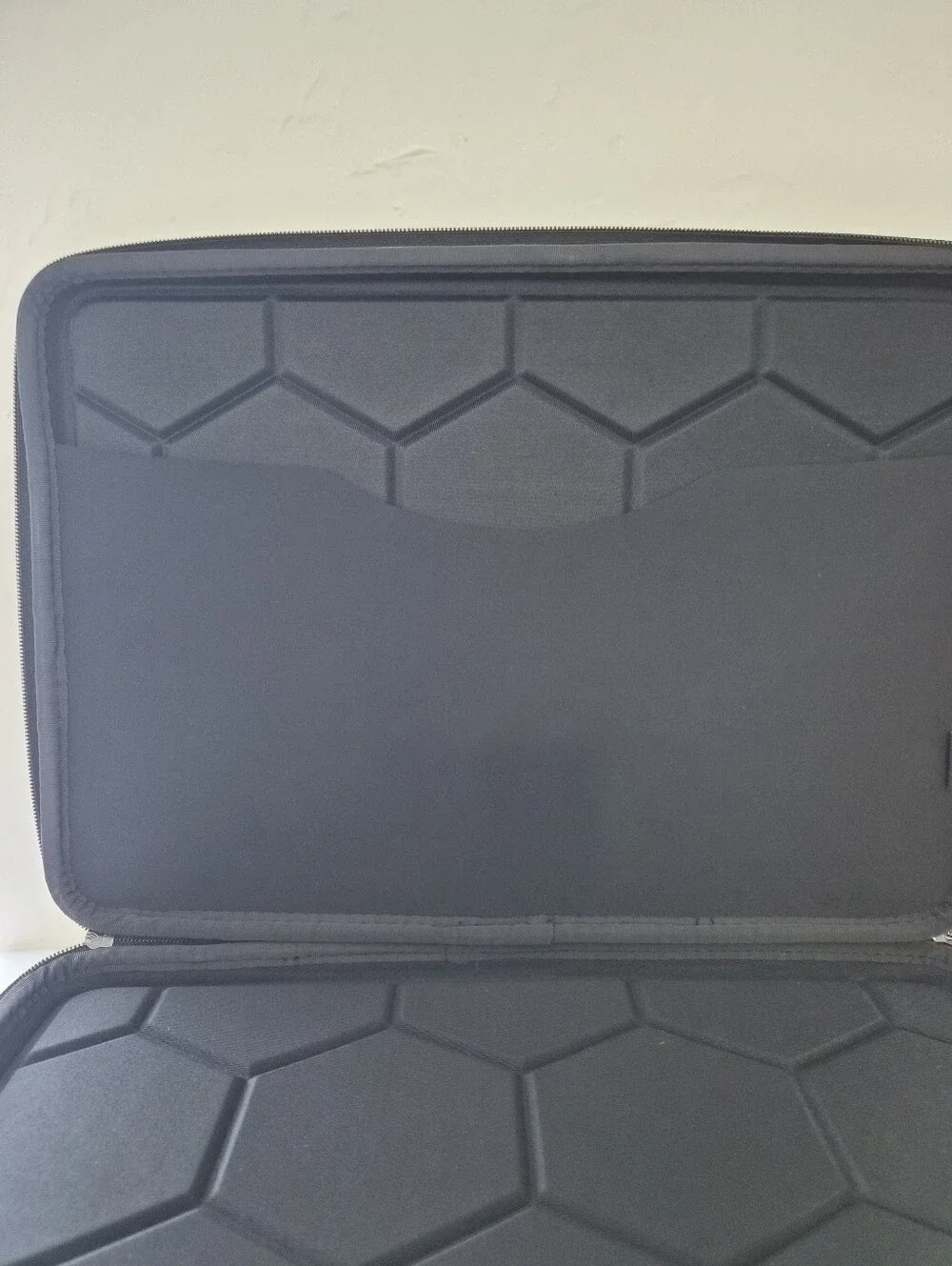 Finpac Water Resiatant Hard Laptop Case